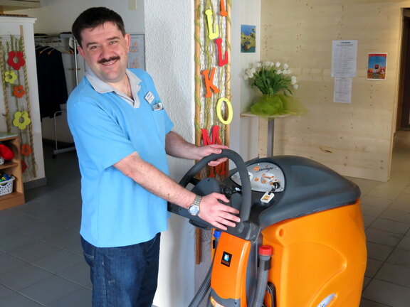 Unterhalt und Reinigung